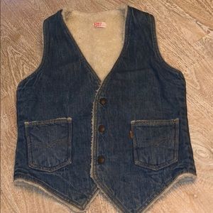Vintage Levi’s denim jean vest fur Sherpa lined